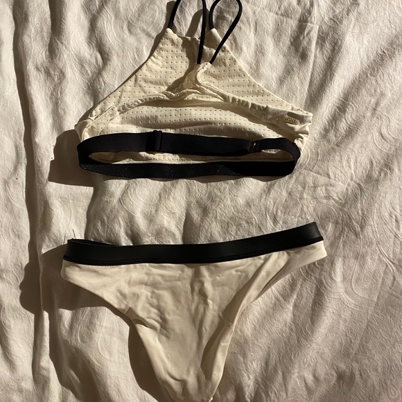 Ripcurl bikini - Picture 2 of 4